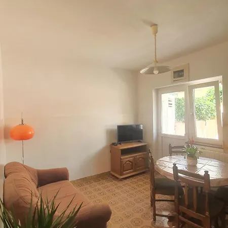 Apartment Omim