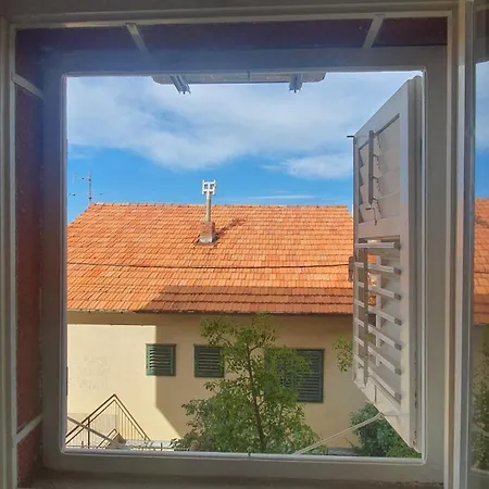 Omim Apartment