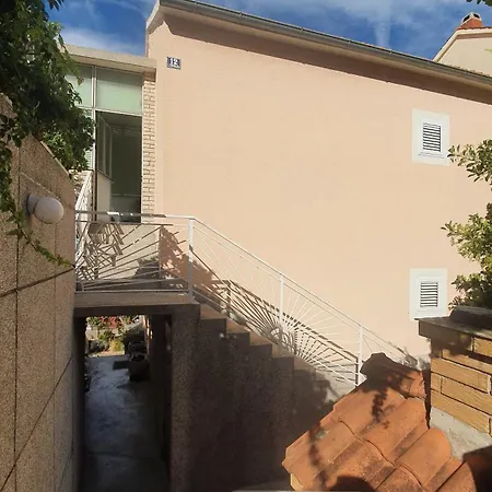Omim Apartment
