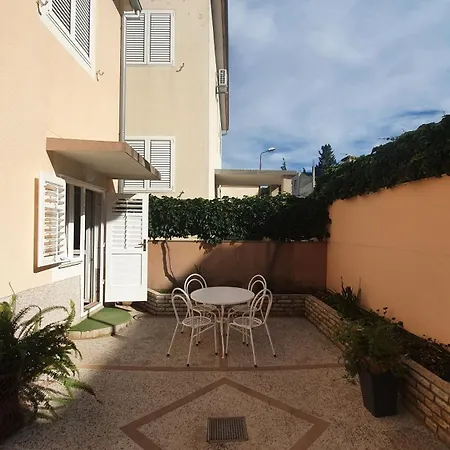 Apartment Omim Sibenik